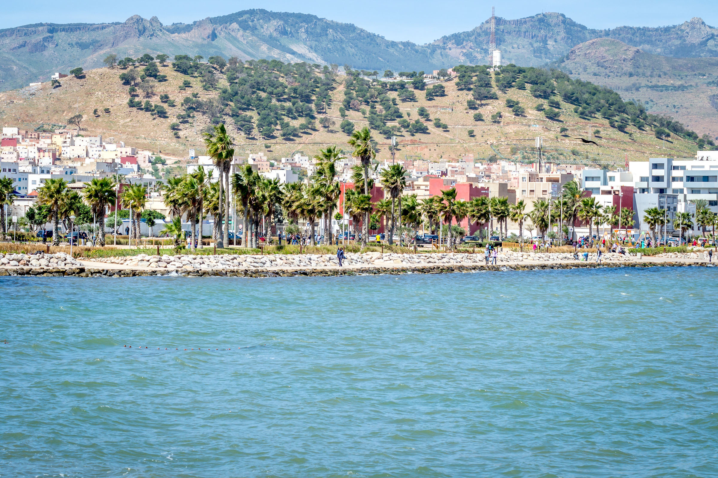 Uferpromenade von Nador mit Blick über die Lagune