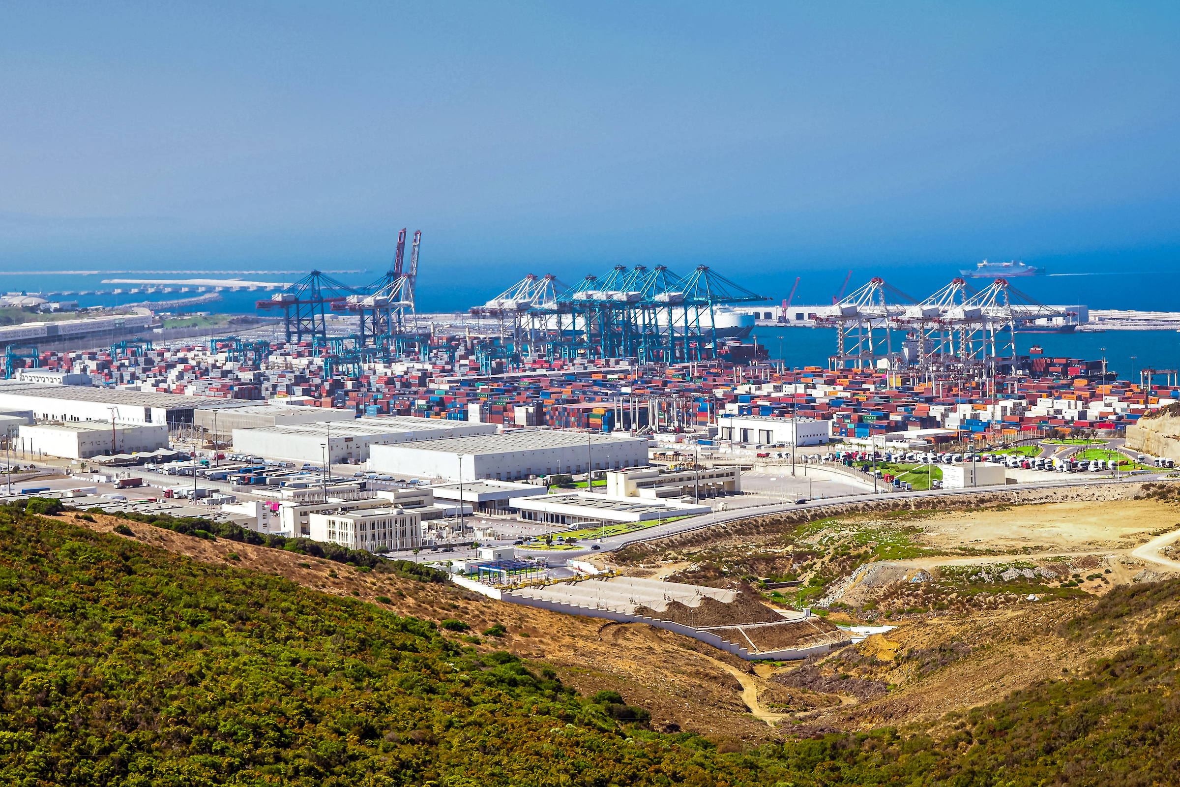 Hafenanlage von Tanger Med an der marokkanischen Mittelmeerküste